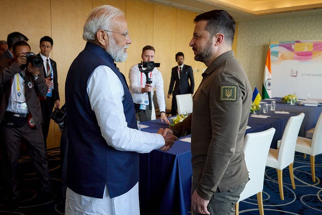 <p>Narendra Modi with Volodymyr Zelensky at the G7 summit in Japan </p>