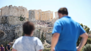 Greece shuts down Acropolis as temperatures hit almost 40 degrees